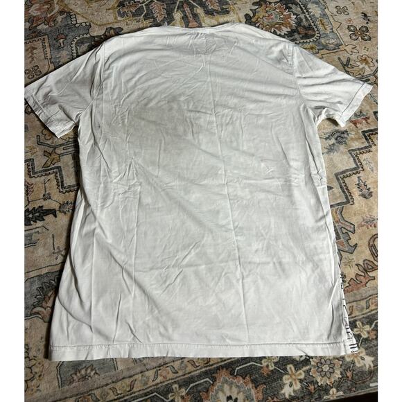 Vintage Salvatore Ferragamo Spell Out Graphic T-shirt Size Large *See Pictures* - Picture 11 of 13